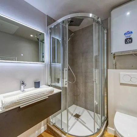 Apartment Duploye N 6 *